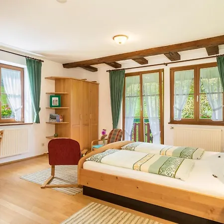 Risthof 2 アパート *